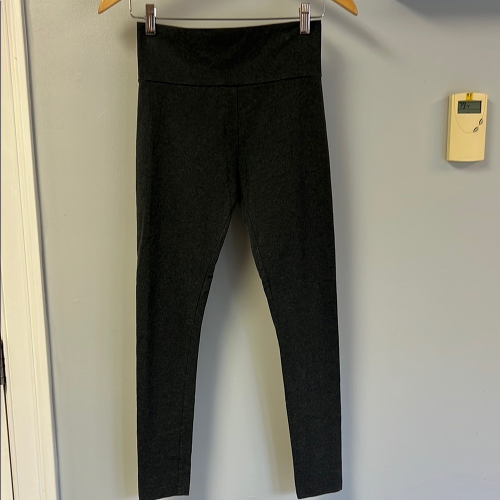 Forever 21 Gray Leggings Sleek Design